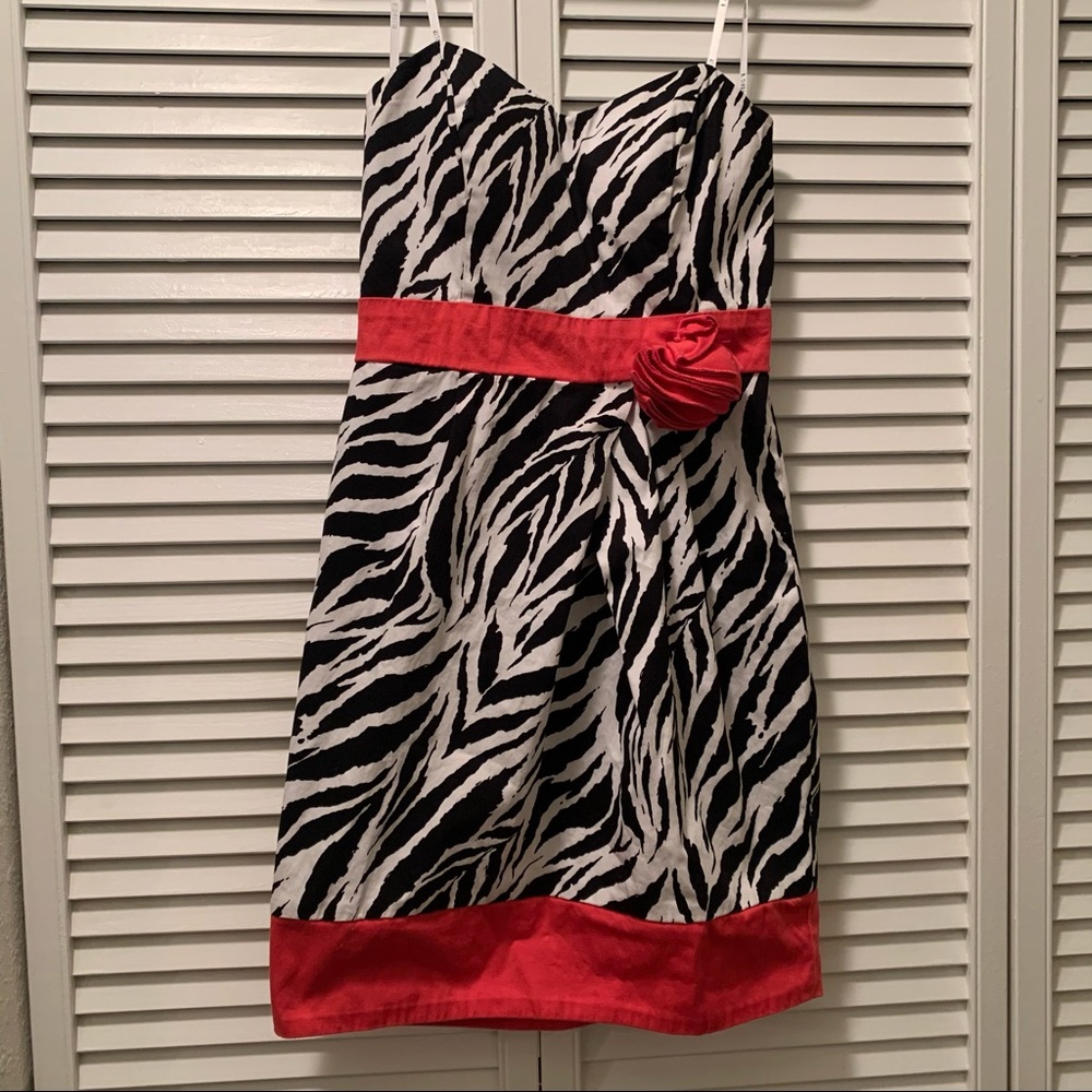 B DARLIN strapless zebra print dress size US 7/8